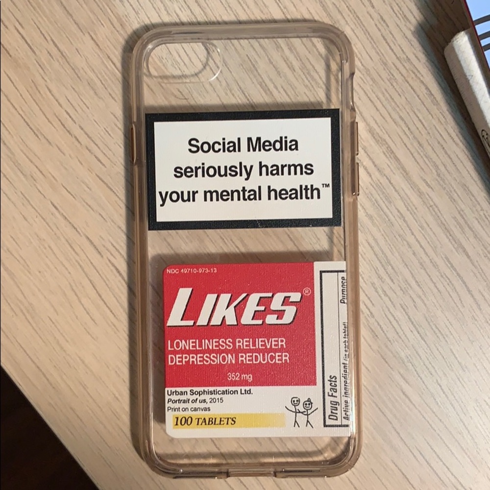 Social Media Harms Health iPhone 7 case
